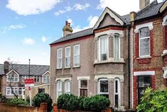 2 bedroom Maisonette...
